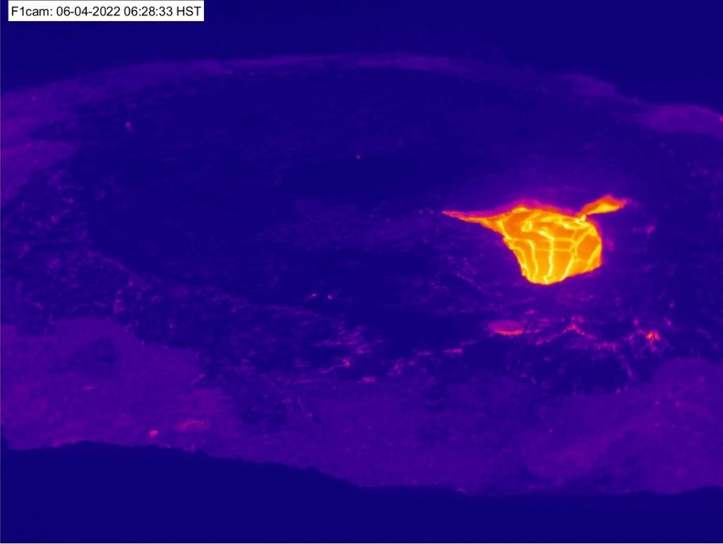 Thermal image of the lava flow within Halemaʻumaʻu this morning (image: HVO)