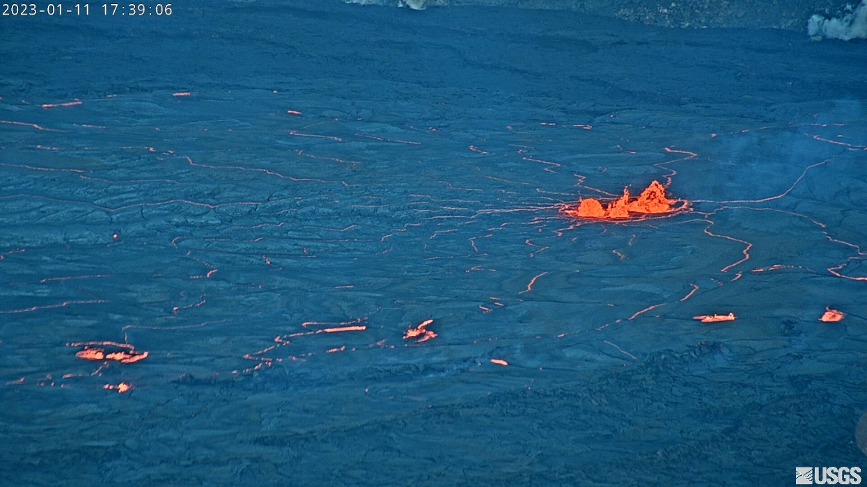 Spattering activity at the fissure vent within Halemaʻumaʻu crater (image: HVO)