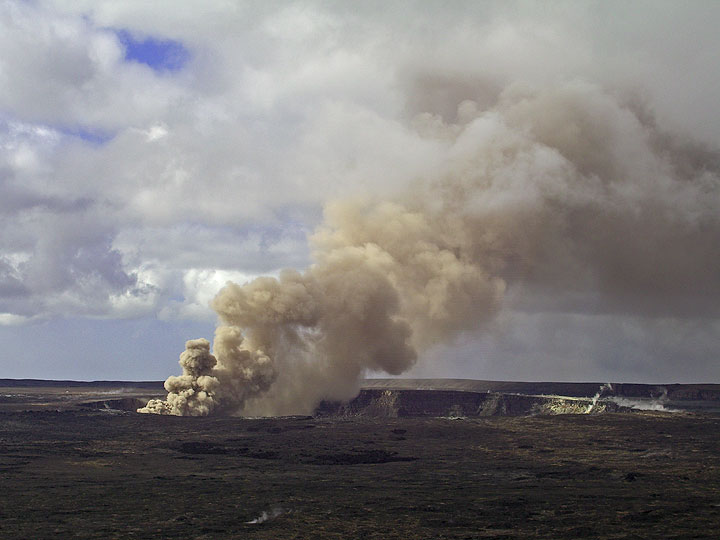  Kilauea  volcano Hawai i eruption  news lava erupted 
