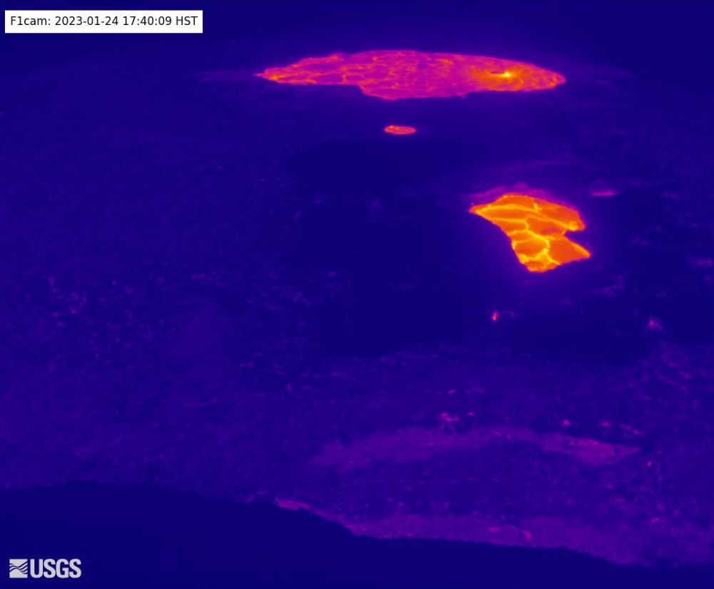 Thermal F1 image of both active lava lakes within Halemaʻumaʻu crater with small lava pit in between them (image: F1 HVO)
