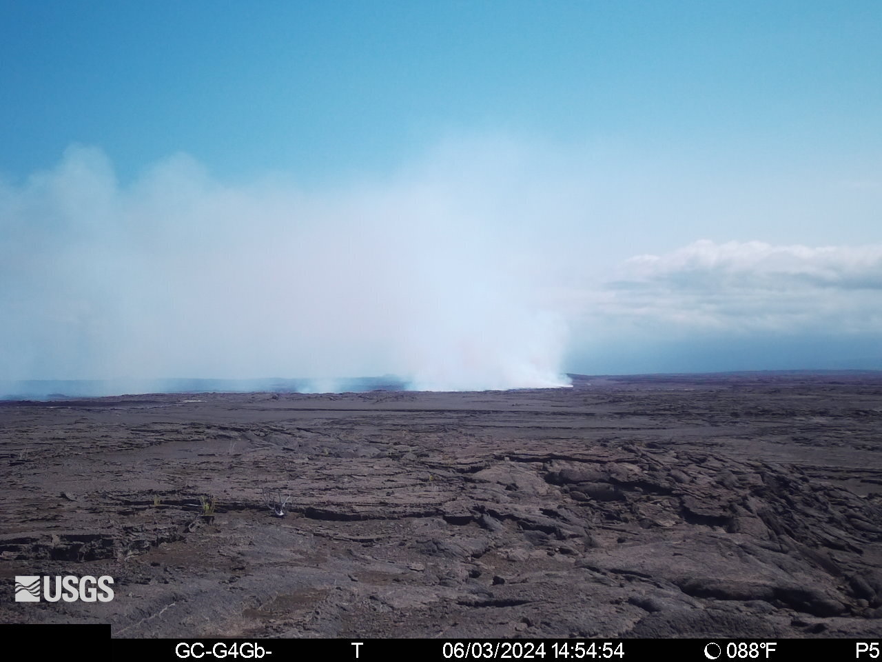 Although the eruption halted, the degassing continues at Kilauea (image: USGS HVO)