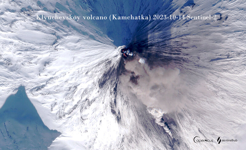 Persiste una fuerte anomalía térmica en el respiradero de la cumbre (Imagen: Sentinel-2)