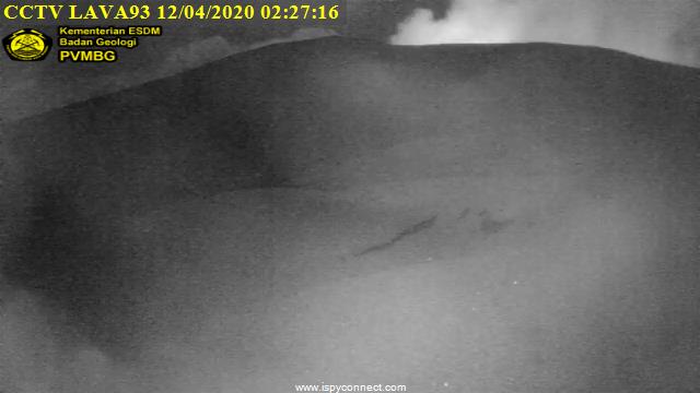 Incandescence from the active crater of Anak Krakatau (image: Magma Indonesia webcam)