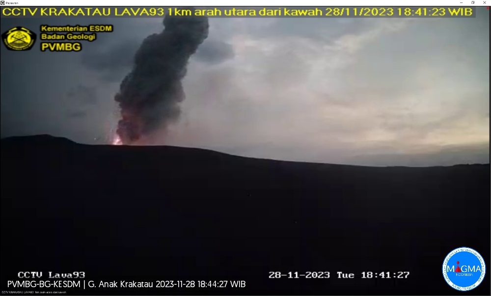 Bright lava bombs and black ash plume from the volcano tonight (image: PVMBG)