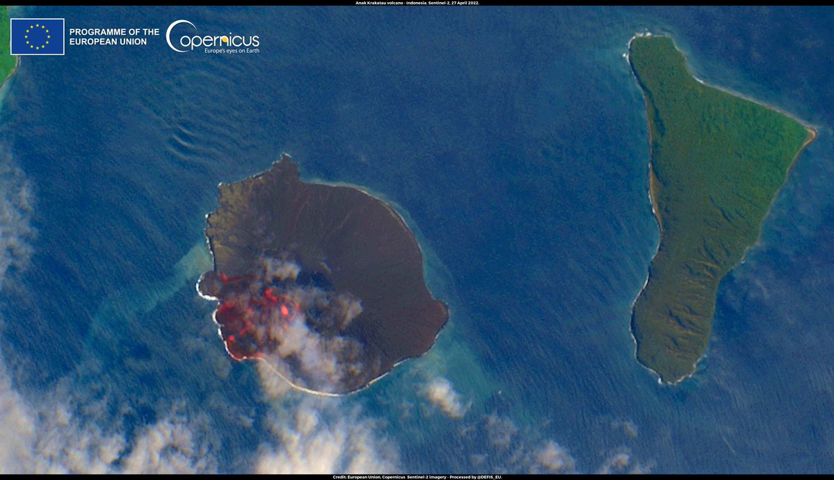 Lava flow continues to be active and likely has formed a new delta (image: Copernicus)