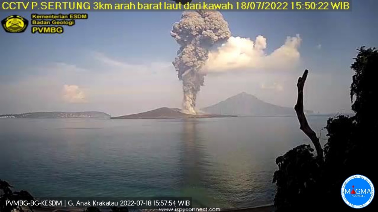 Volcán Krakatoa entró en erupción a las 15:50 de hoy (Foto: PVMBG)