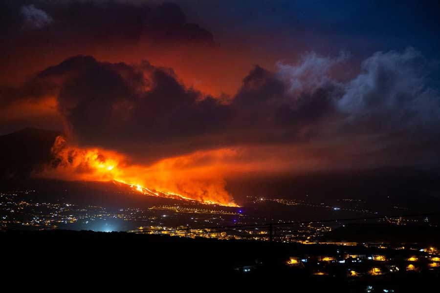 The lava flows approaching Todoque last night (image: Michael Risch)