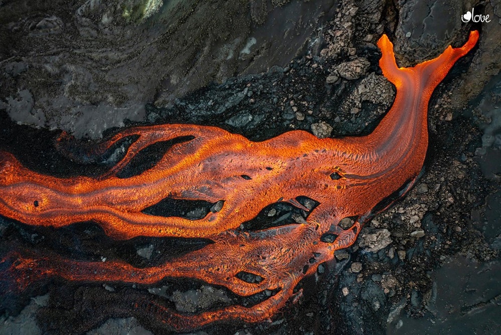 Aerial view of the lava flows on La Palma today or yesterday (image: El Time)