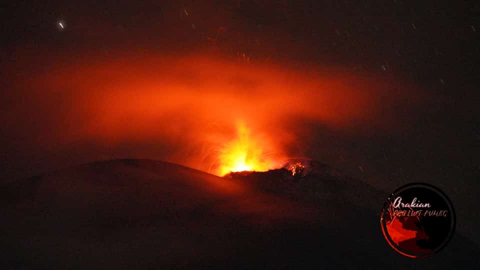 Strombolian activity at Lewotolo volcano today (image: @InfoBencan/twitter)