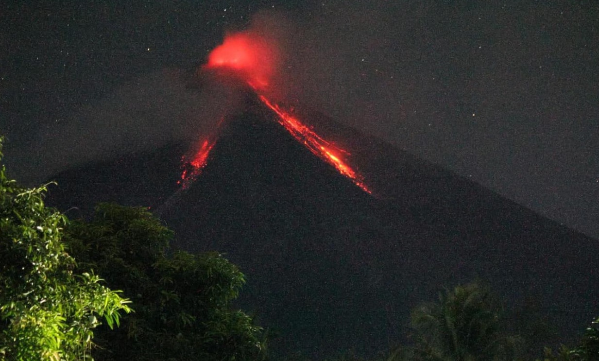 Mayon Volcano Volcanic Ash Advisory ERUPTION AT 20230614/2238Z VA CLD