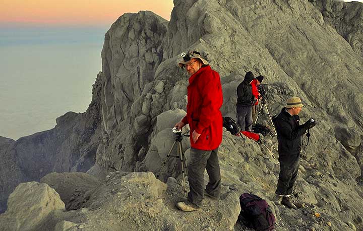 Our group at the summit of Merapi (photo: Andi / VolcanoDiscovery Indonesia)