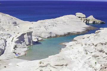 The famous Sarakiniko-Bay on Milos island. (c) Tom Pfeiffer