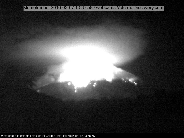 A spectacular explosion at Momotombo yesterday night