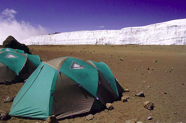Light crater camp at 5800 m, Furtwängler glacier in background (no mess tent in the crater camp)!