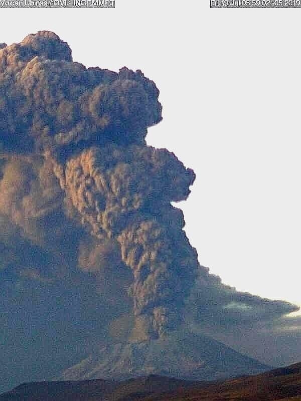Dense ash column seen in a webcam view yesterday morning. Credit: Ingemmet
