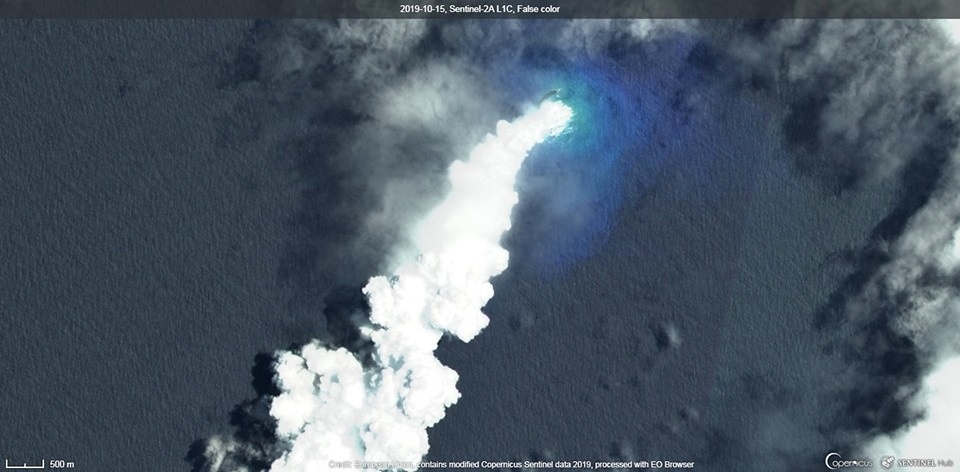 Eruption plume seen on Sentinal satellite imagery.