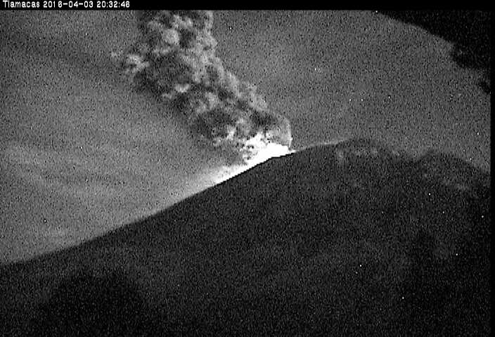 Eruption of Popocatépetl last evening