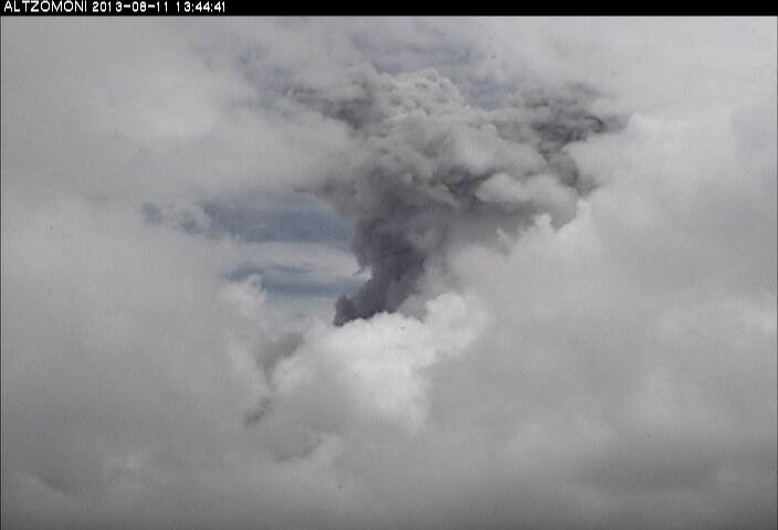 Ash plume from an explosion from Popocatépetl yesterday morning