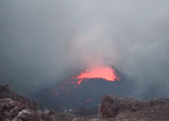 Pacaya's active vent inside Mackenney crater on 6 Nov (facebook video snapshot)
