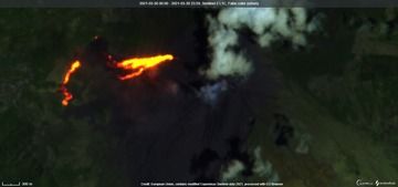 The satellite image of the lava flow from the western eruptive fissure that changed its direction towards the S (image: Sentinel 2)