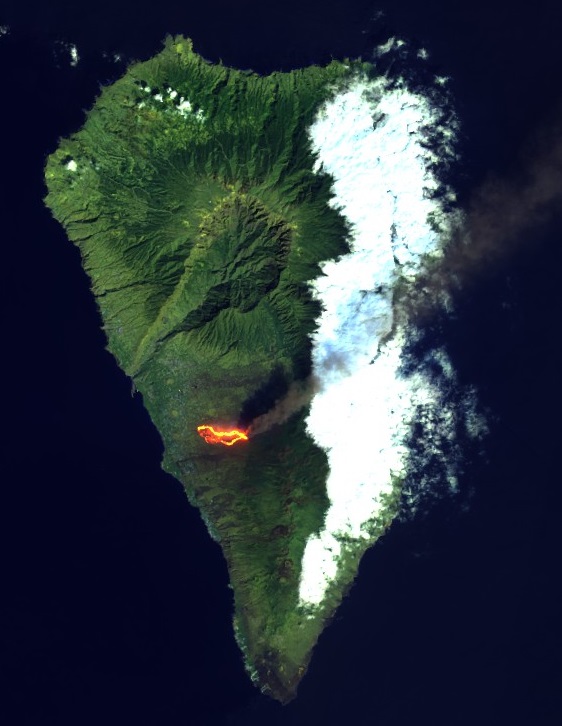 Lava flows at Cumbre Vieja volcano from space took yesterday (image: Landsat-8)