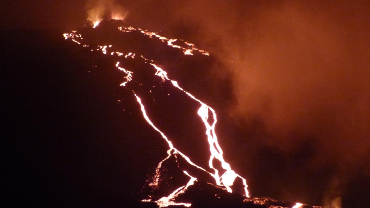 Lava flows from the active vent of Piton de la Fournaise volcano last night (image: OVPF)