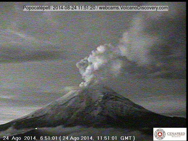 Small eruption at Popocatépetl volcano this morning