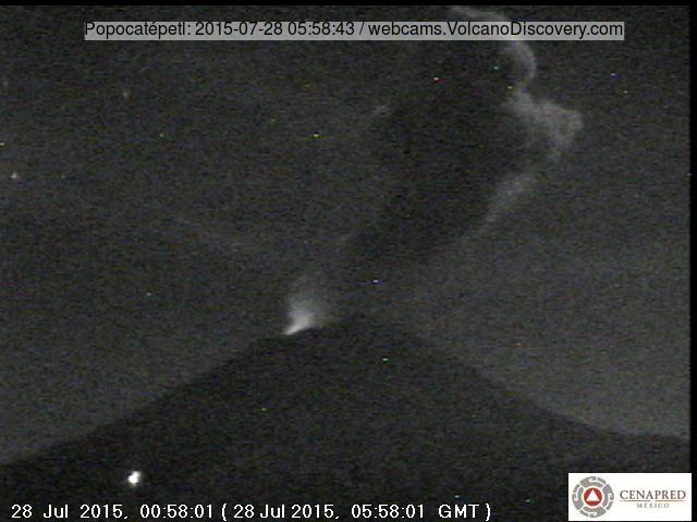 Ash plume, approx. 2 km tall, from an explosion at Popo this morning and the glow from the active lava dome in its crater (CENAPRED webcam)