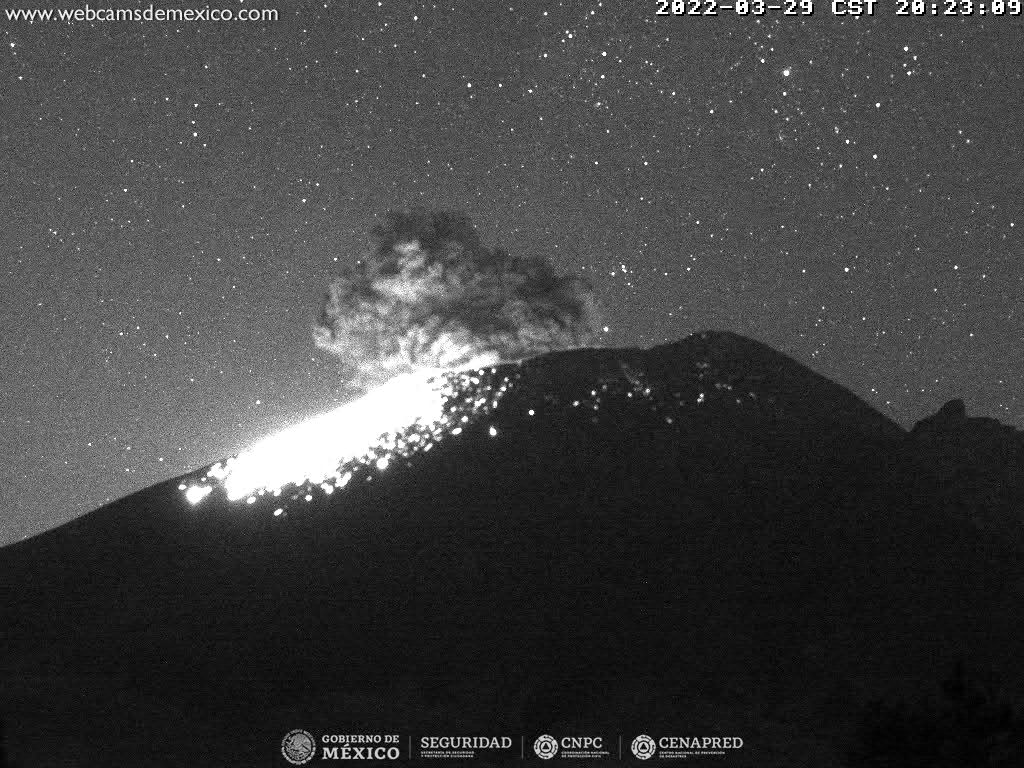 Incandescent bombs generated by Popocatépetl volcano yesterday (image: CENAPRED)