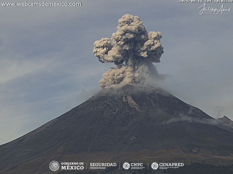 Vulcanian eruption from Popocatépetl volcano yesterday (image: CENAPRED)