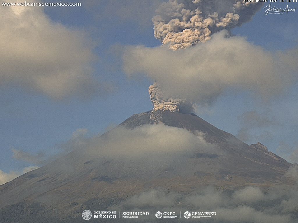 Dense dark 2,1 km ash plume from Popocatépetl volcano this morning (image: CENAPRED)