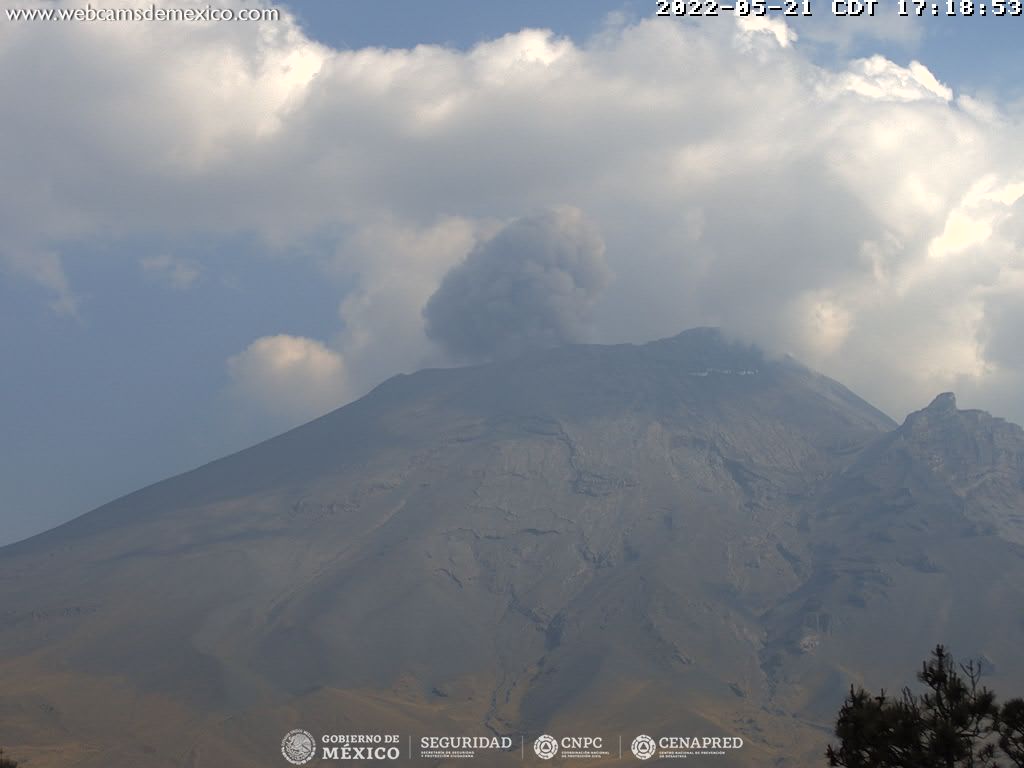 Small explosion at Popocatépetl volcano yesterday (image: CENAPRED)