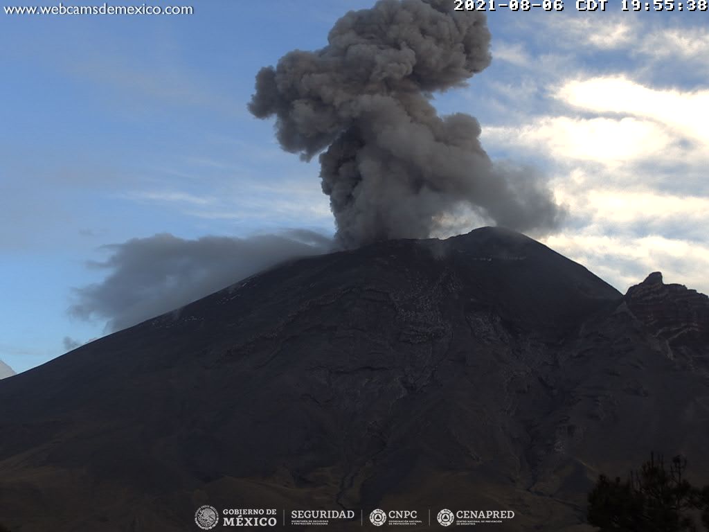 Dense dark ash plume from Popocatépetl volcano on 6 August (image: CENAPRED)