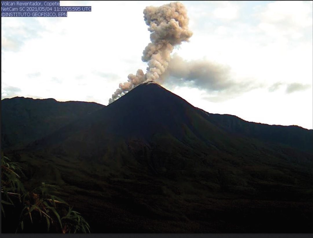 Eruption column at Reventador volcano yesterday (image: IGEPN)