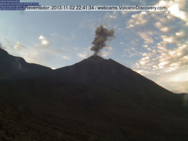 Small ash explosion from Reventador yesterday evening (IGPEN webcam)