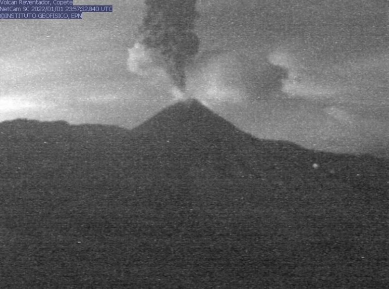 Eruption at Reventador yesterday (image: IGEPN)