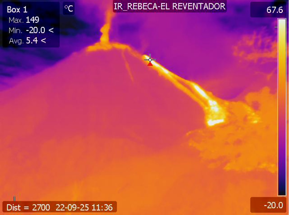 Thermal image of the lava flow descending the NE slope at Reventador volcano yesterday (image: IGEPN)