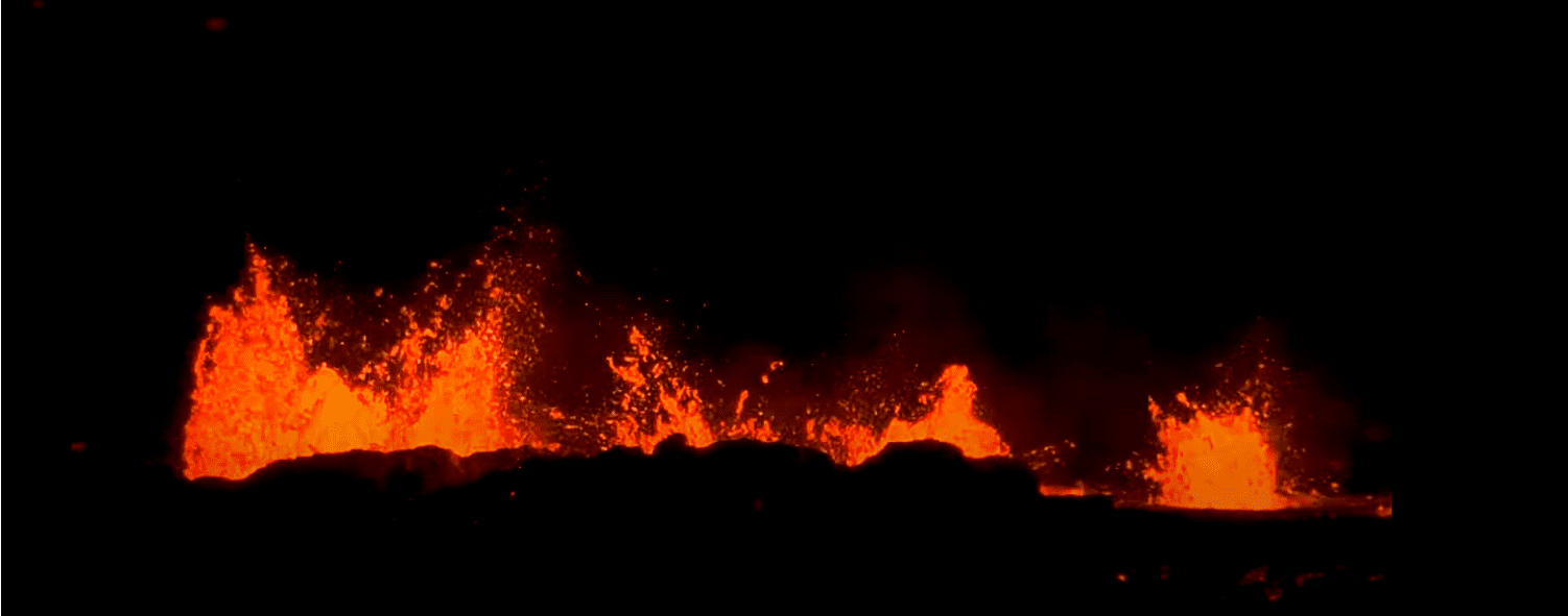 Lava fountains along spatter ramparts (image: mbl.is webcam)