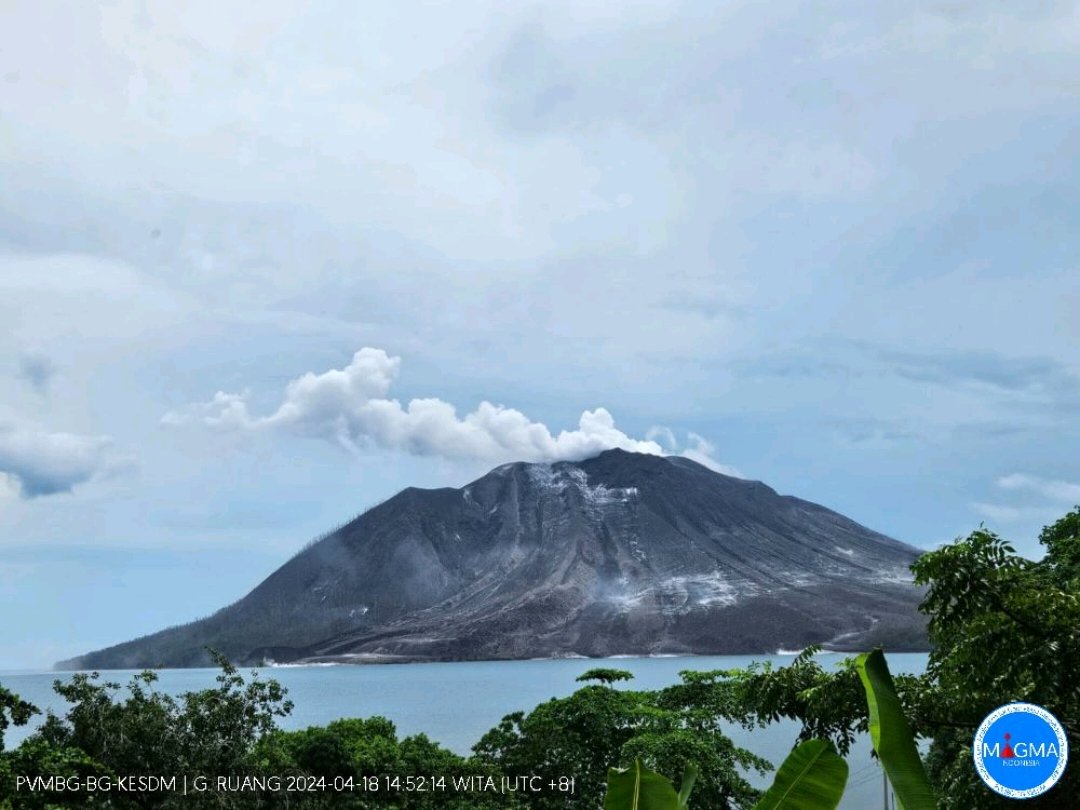 The first clear image of Ruang volcano after the eruptive activity (image: PVMBG)