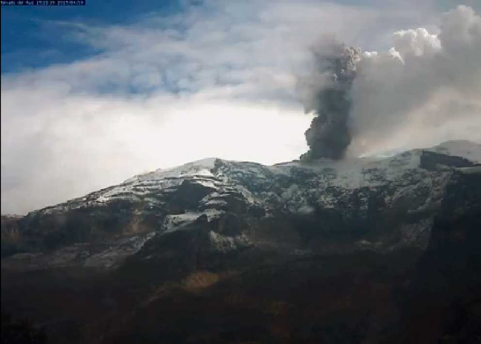 Ash plume from Nevado del Ruiz Monday afternoon (INGEOMINAS)