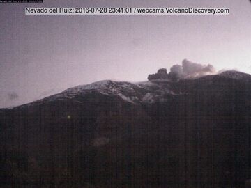 Small ash emission from Nevado del Ruiz yesterday evening (INGEOMINAS webcam)