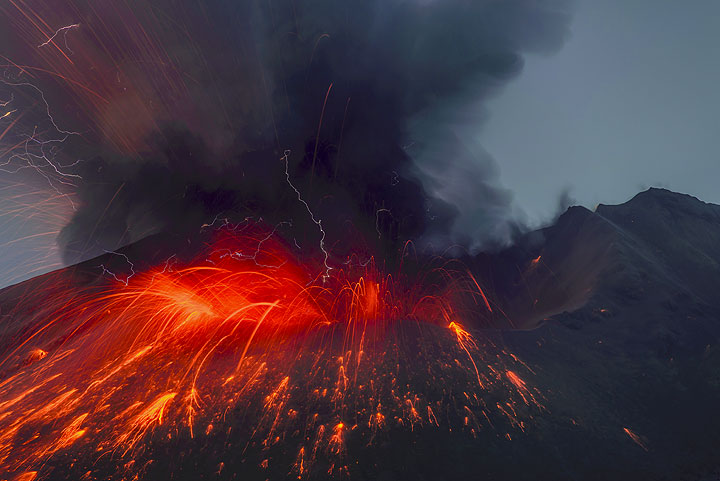 Explosion with lightnings from Sakurajima at 20:02 on 21 July