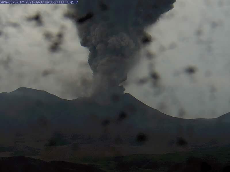 Large amounts of ash from Semisopochnoi volcano this morning (image: AVO)
