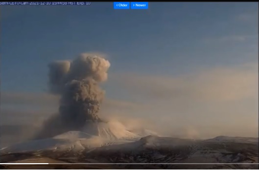 Webcam screenshot from today's eruption at Semisopochnoi volcano (image: USGS)