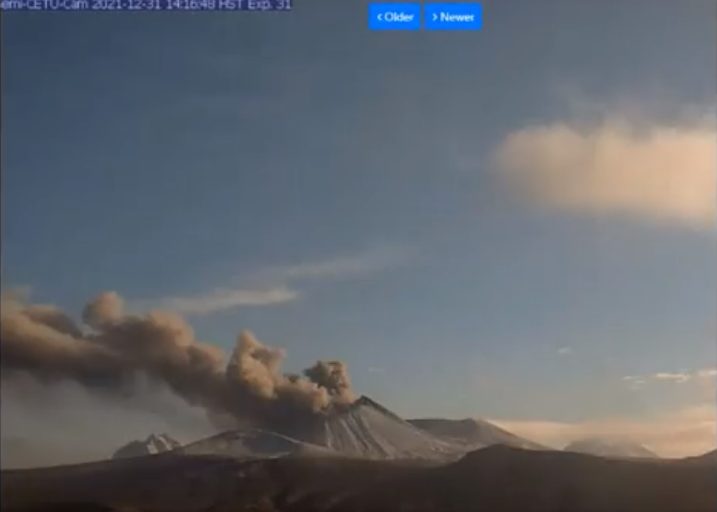 Explosion at Semisopochnoi volcano yesterday (image: AVO)