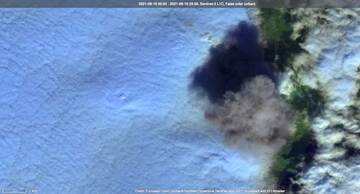 Ash plume from Semisopochnoi volcano rising above the weather cloud deck on Sentinel satellite imagery (image: Sentinel Hub)
