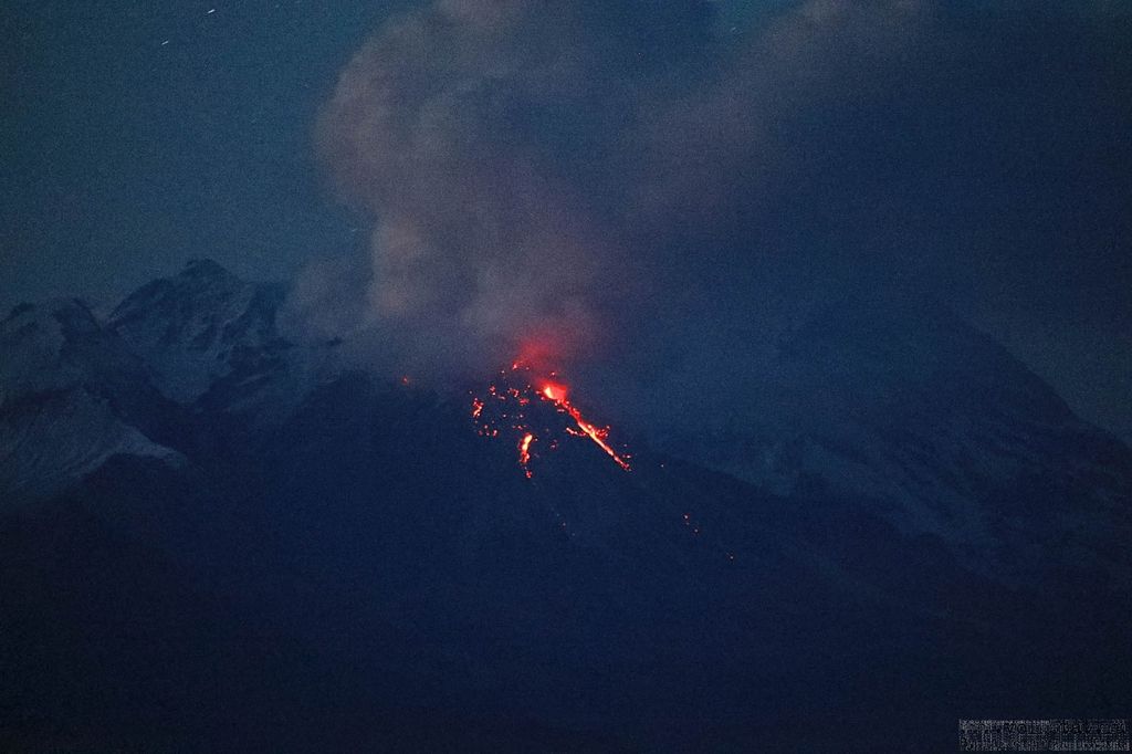 A weakening glow at the lava dome on 3 September confirms a decreasing activity (image: Alexey Demyanchuk/volkstat.ru)