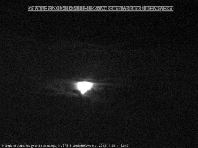 Bright glow from a likely collapse event at Shiveluch this morning (KVERT webcam)