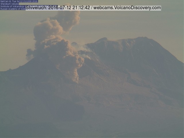 Pyroclastic flow at Shiveluch yesterday evening (KVERT webcam)