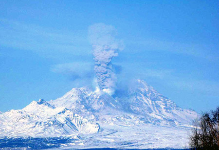 Ash eruption of Sheveluch volcano on 10 March 2012 (photo: Yu. Demyanchuk)